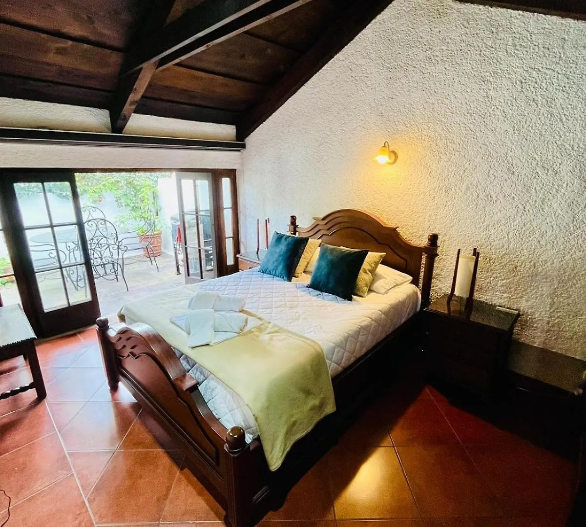 Cozy 2 Bedroom Suite With Jacuzzi In Antigua Guatemala - Prime Location - Ela Suite
