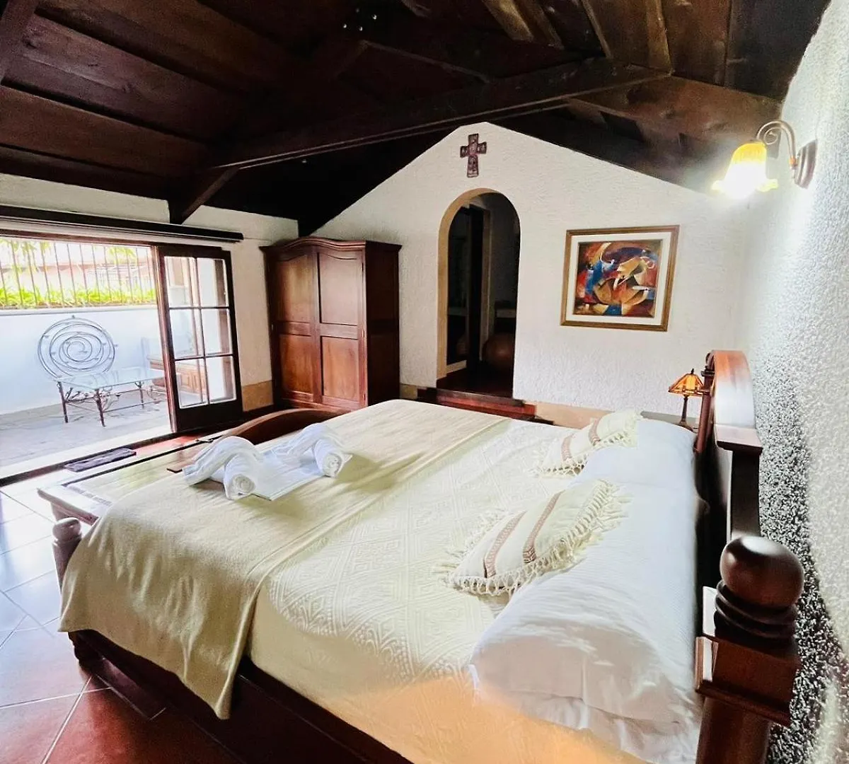Apartment Cozy 2 Bedroom Suite With Jacuzzi In Antigua Guatemala - Prime Location - Ela Suite