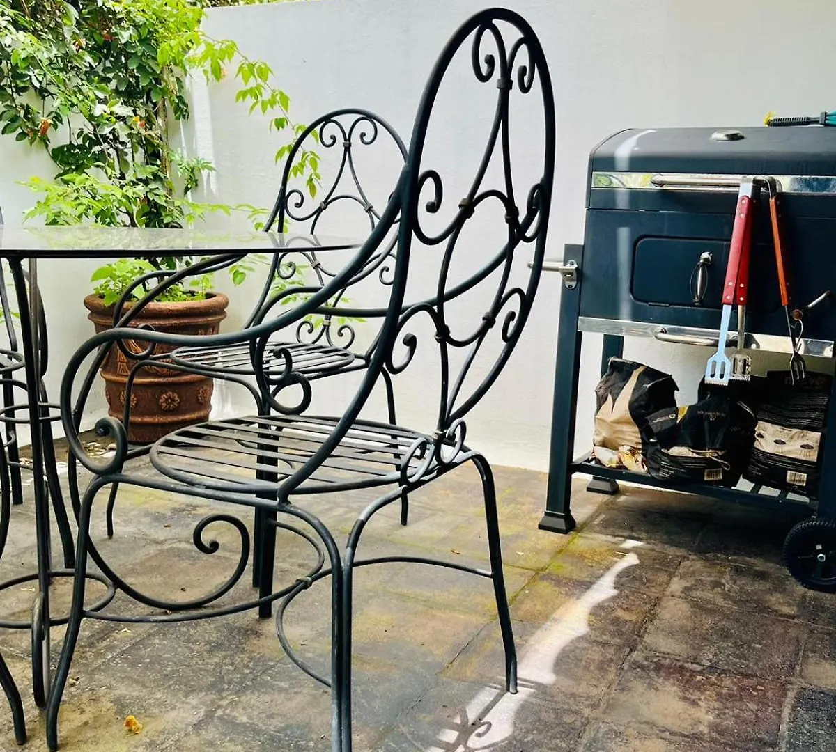 Cozy 2 Bedroom Suite With Jacuzzi In Antigua Guatemala - Prime Location - Ela Suite
